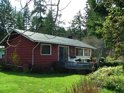 Walk on The Beach Cottage - Salt Spring Island Real Estate