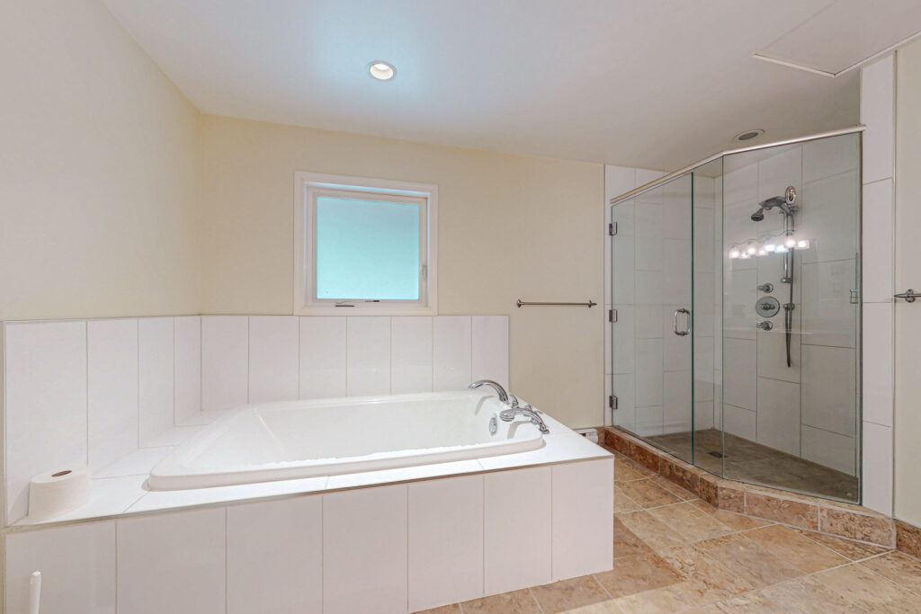 1661 Fulford-Ganges Road_Ian Brown_Coastline Photography-15